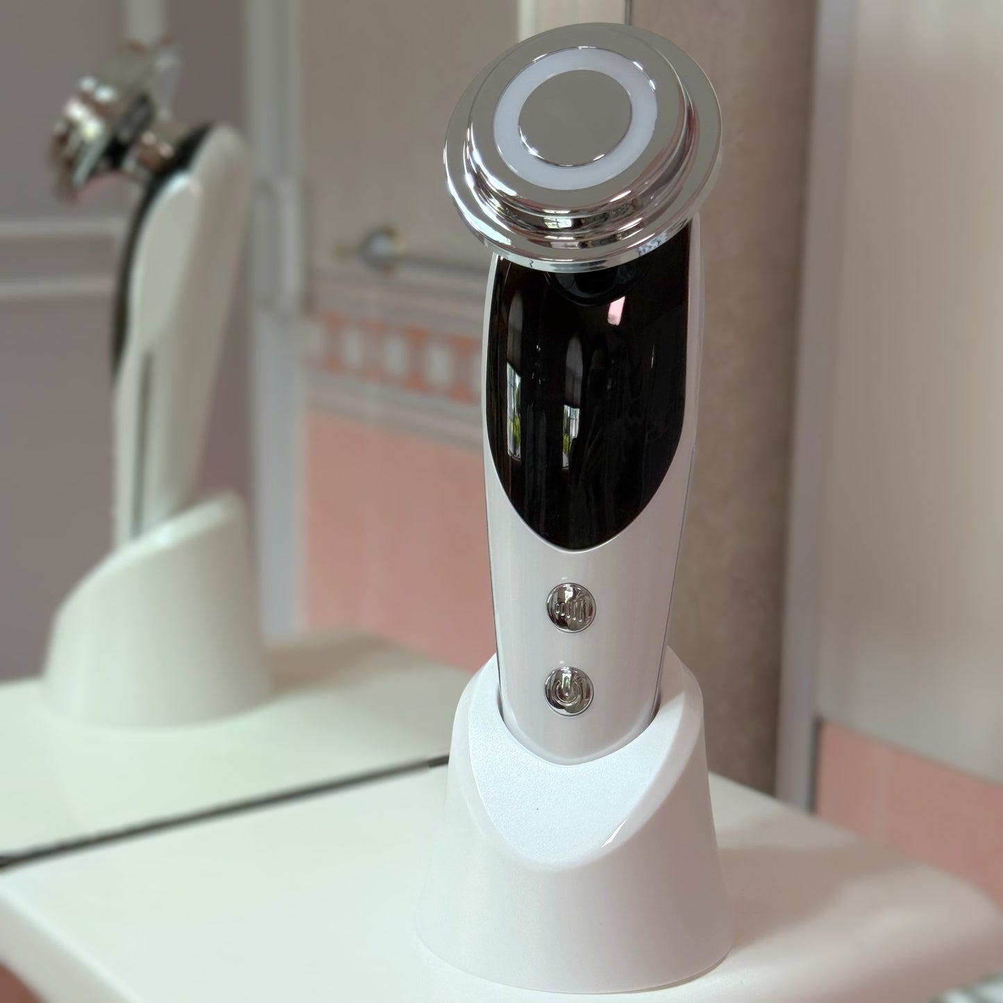 DISPOSITIVO FACIAL MULTIFUNCIONAL BLOOM – LUZ LED + MICROCORRIENTE EMS + MASAJE TÉRMICO